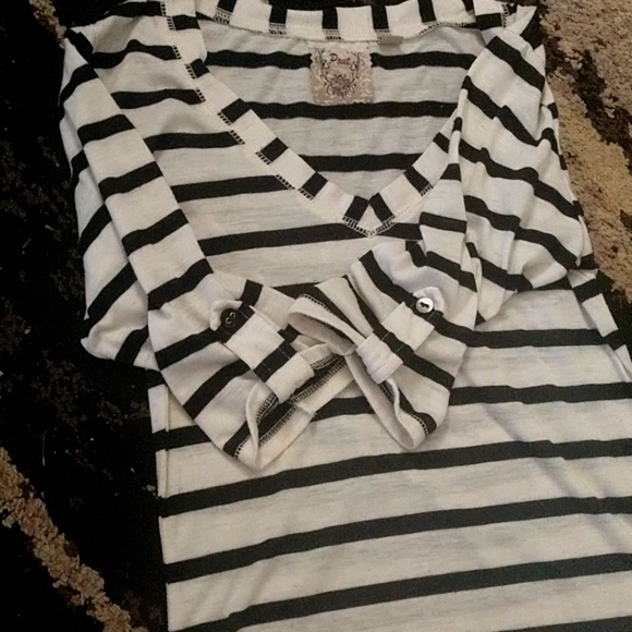 shirt - Picture 2 of 3